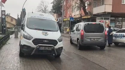 İstasyonda boşanma aşamasındaki eşini başından vurarak öldürdü