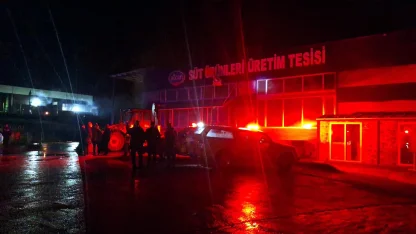 Kırklareli'de süt ürünleri üretim tesisi deposunda yangın