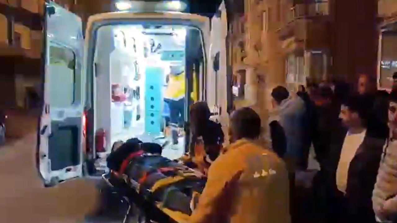 Kontrolünü kaybettiği motosikletle takla atan sürücü, yaralandı