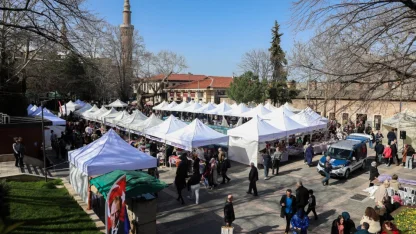 ‘Meydan Kadınların’ dayanışma pazarına yoğun ilgi