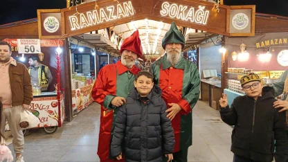 Orucun en son açıldığı Edirne'de, Selimiye gölgesinde 'Ramazan Sokağı' kuruldu