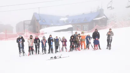 Osmangazi Belediyesi, Uludağ'ı görmeyen çocuklara kayak yapmayı öğretti