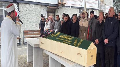 Otobüs kazasında ölen üniversiteli Pervin, toprağa verildi