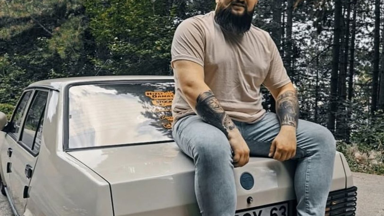 Otomobilin ağaca çarptığı kazada yaralanan Mert Can, 21 gün sonra hayatını kaybetti