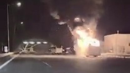 Otoyolda yolcu otobüsü alev aldı