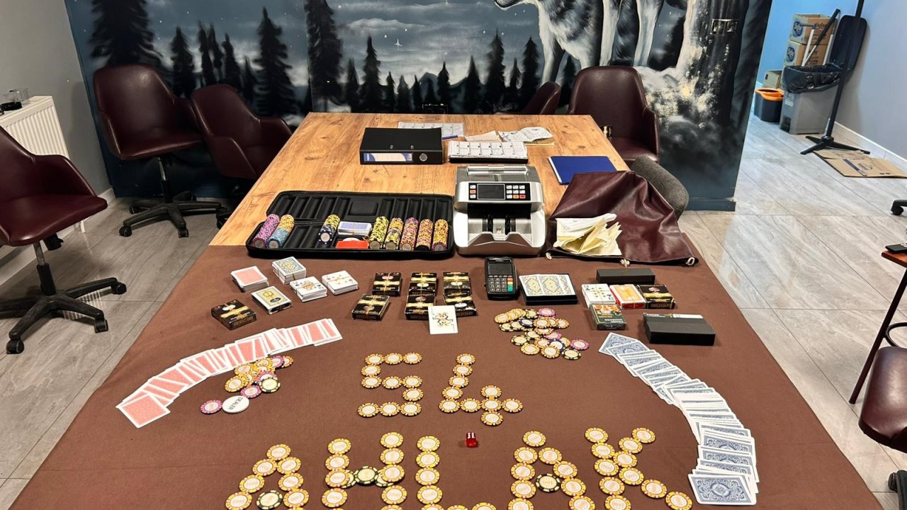 Özel davetiyeyle girilen ofise 'kumar' operasyonu; 18 kişiye toplam 208 bin TL ceza