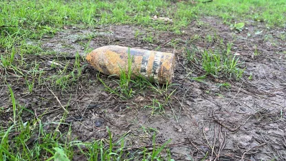 Piknik yaparken bulduğu 110 yıllık patlamamış top mermisini müzeye getirdi