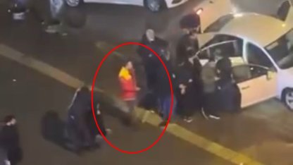 Polis, el bombası ele geçirilen araçtaki şüphelileri akaryakıt istasyonu çalışanlarının kıyafetini giyip yakalamış