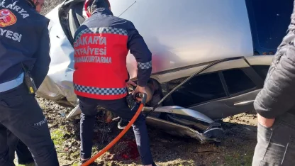 Sakarya'da TIR ile otomobil çarpıştı: 1 ölü