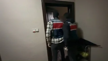 Sakarya'da 'torbacı' operasyonu; 3 tutuklama