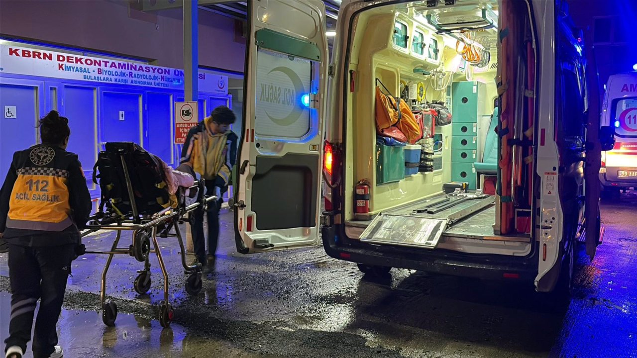 Şantiyede başına matkap düşen işçi ağır yaralandı