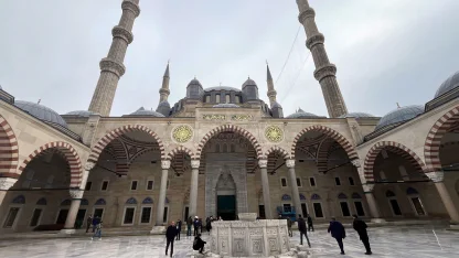 Selimiye Camisi restorasyonun ardından 4 yıl sonra ibadete açıldı, cemaatle ilk namaz kılındı