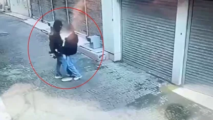 Sokak ortasında tornavidalı gasba 1 tutuklama; olay kamerada