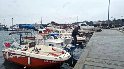 Tekirdağ'da fırtına; eğitim uçuşları iptal edildi, balıkçılar denize açılamadı