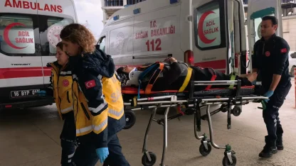 Temizliğe gittiği villanın 2'nci kat penceresinden düştü