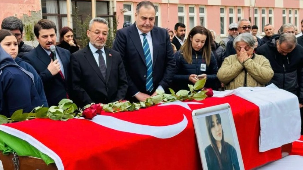 TIR ile otomobilin çarpıştığı kazada yaralanan liseli Elif, kurtarılamadı