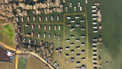 Uluabat Gölü çevresinde su altında kalan evler dronla görüntülendi