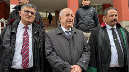 Ümit Özdağ, 'Tehdit' suçlamasıyla yargılandığı davada hakim karşısına çıktı