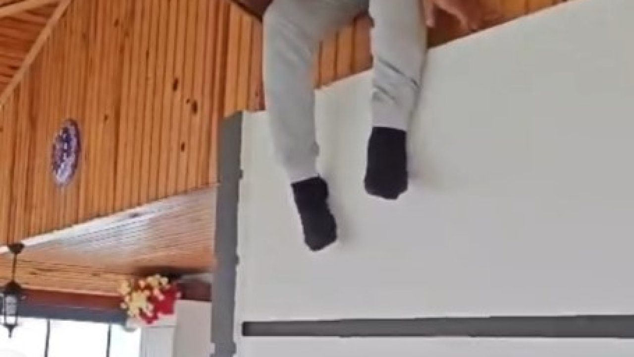 Yalova’da 27,6 yıl hapis cezası bulunan firari evinin tavanındaki gizli bölmede yakalandı