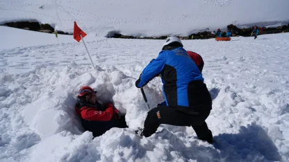AFAD, Uludağ'da 150 personel ile 'Çığ Arama Kurtarma' tatbikatı yaptı