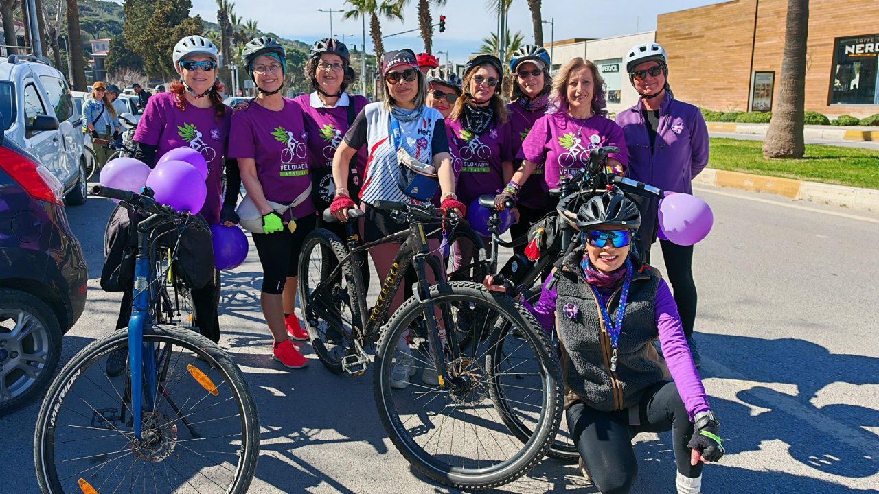 Ayvalık'ta pedallar Dünya Kadınlar Günü için çevrildi