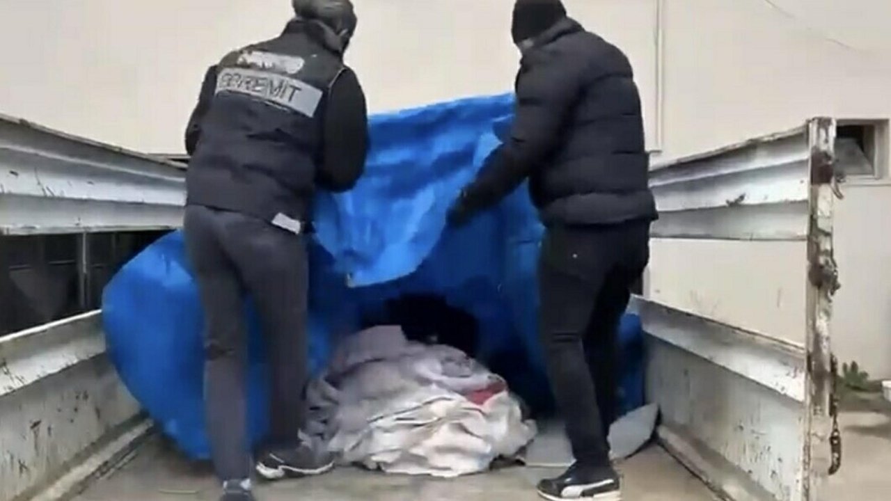 Balıkesir'de 42 bin 600 adet sentetik ecza hapı ele geçirildi