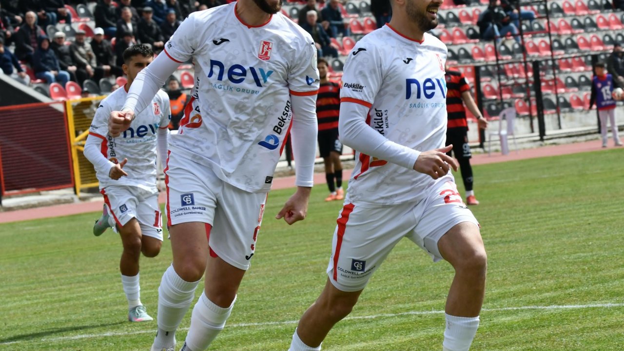 Balıkesirspor play-off kapısını araladı