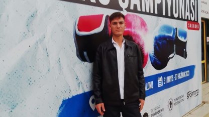 Bariyerlere çarpan otomobilin sürücüsü Emirhan öldü