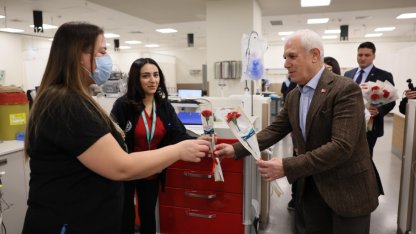 Başkan Bozbey'den sağlık çalışanlarına ziyaret