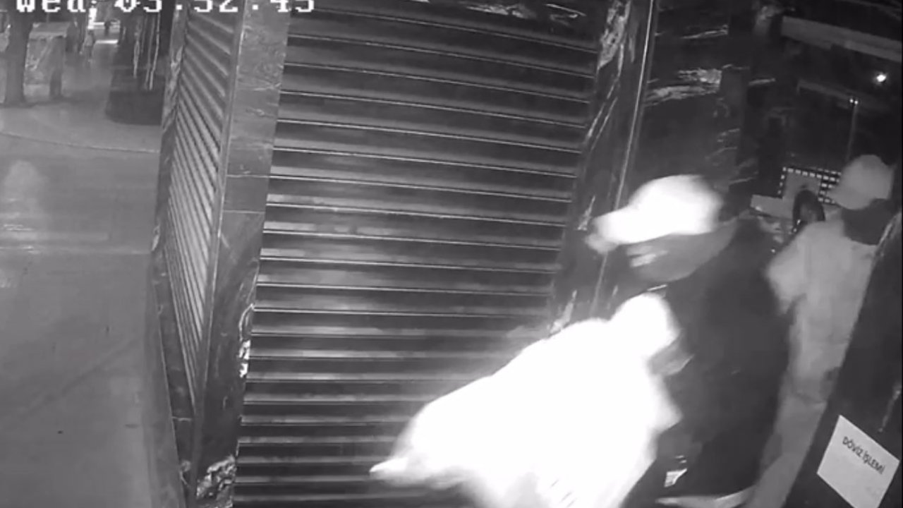 Bilecik’te kuyumcu soygunu; o anlar kamerada