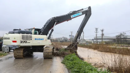Bursa Büyükşehir Belediyesi ekipleri olumsuz hava koşullarına karşı seferber oldu