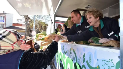 Bursa Büyükşehir Belediyesi’nden Yenişehir’de pide ikramı