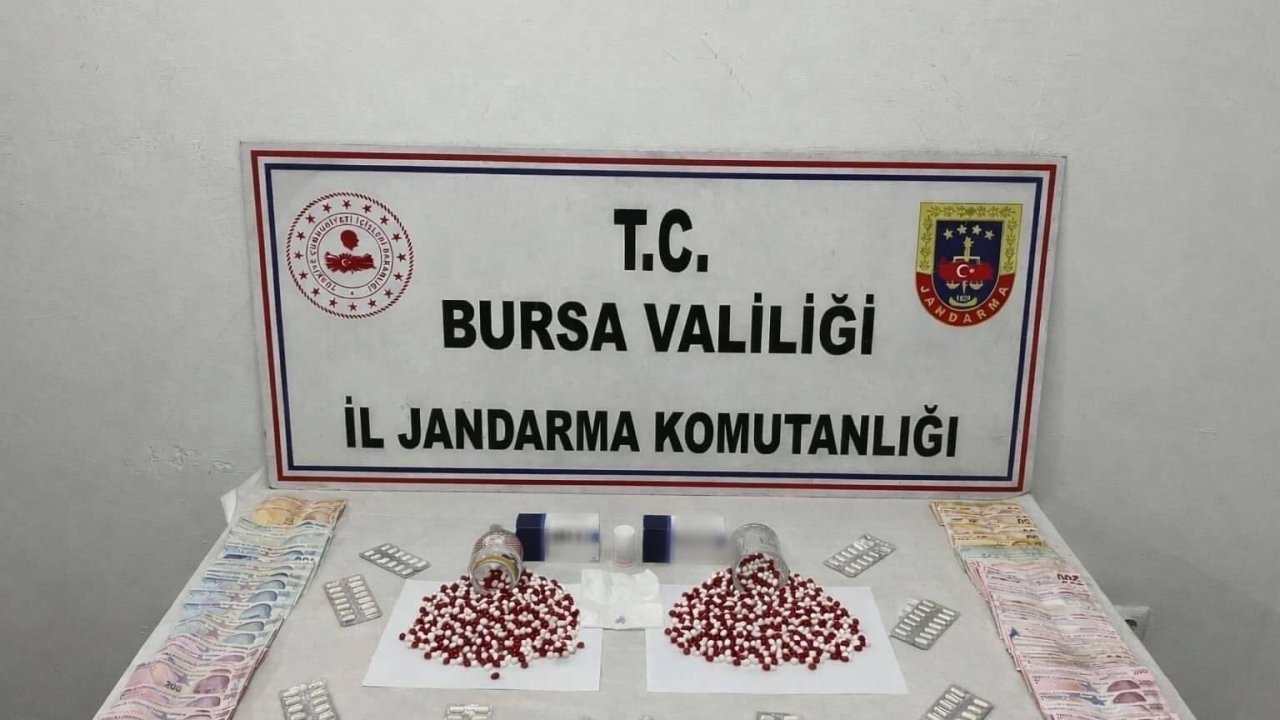 Bursa’da bin 30 adet sentetik uyuşturucu hap ele geçirildi