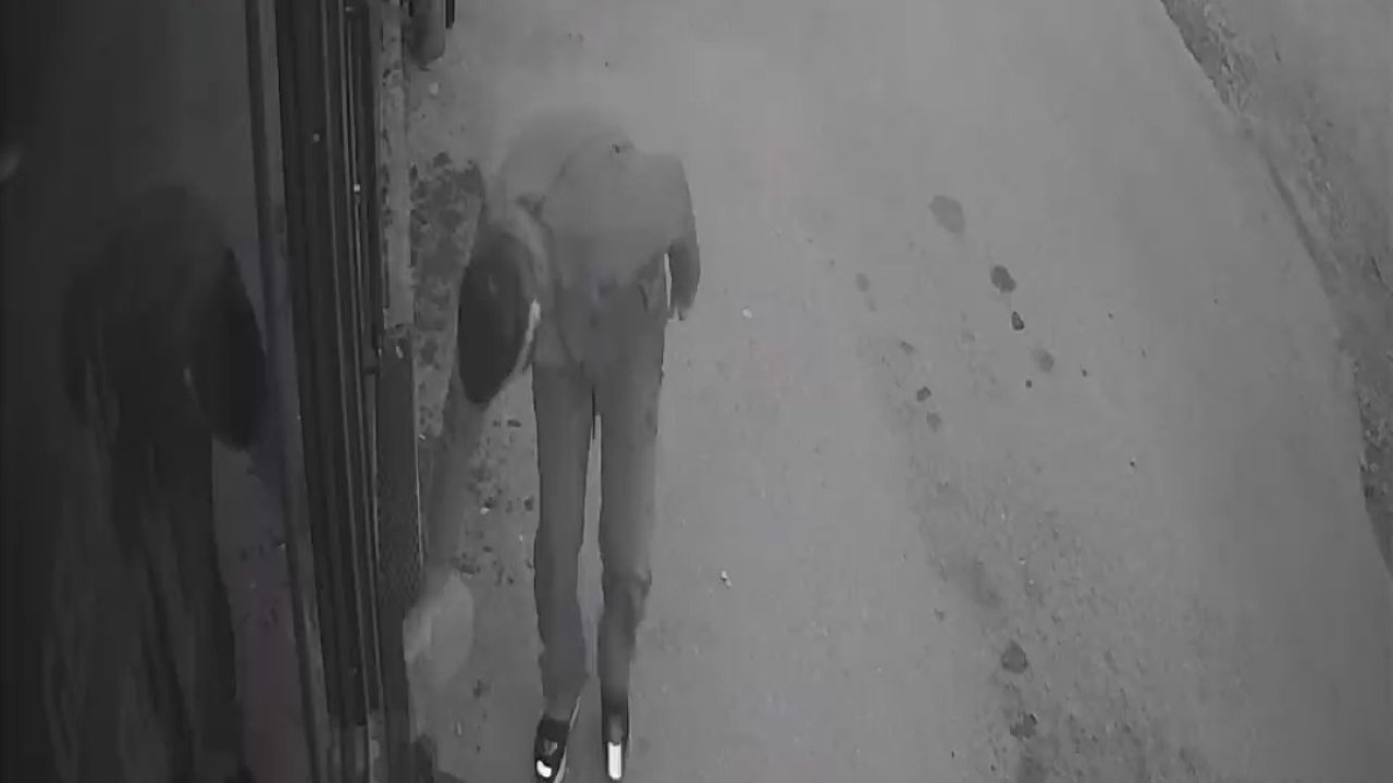 Bursa’da pizza zincirinin eski çalışanı 2 şubeyi kundakladı; o anlar kamerada