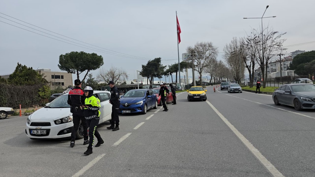 Bursa'da ramazan tedbirleri kapsamında trafik uygulaması yapıldı