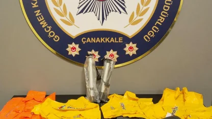 Çanakkale'de 23 kaçak göçmen yakalandı, 3 organizatör tutuklandı