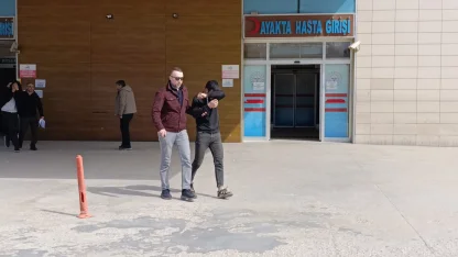 Cezaevi firarisi dolandırıcı saklandığı evde yakalandı