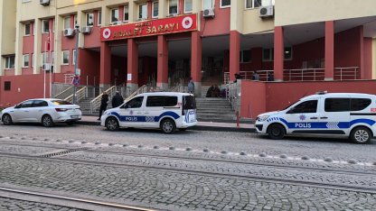Duruşmada cinsel istismarla suçladığı kişiyi, adliye önünde öldürdü