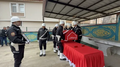 Eğlence mekanına silahlı saldırıda ölen emekli polis toprağa verildi