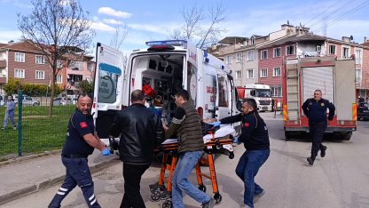 Evinde çıkan yangında bayılıp mahsur kaldı; itfaiyeciler kurtardı
