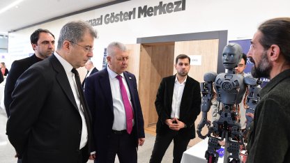 Girişimcilik zirvesi, gençlerle iş dünyasını buluşturdu