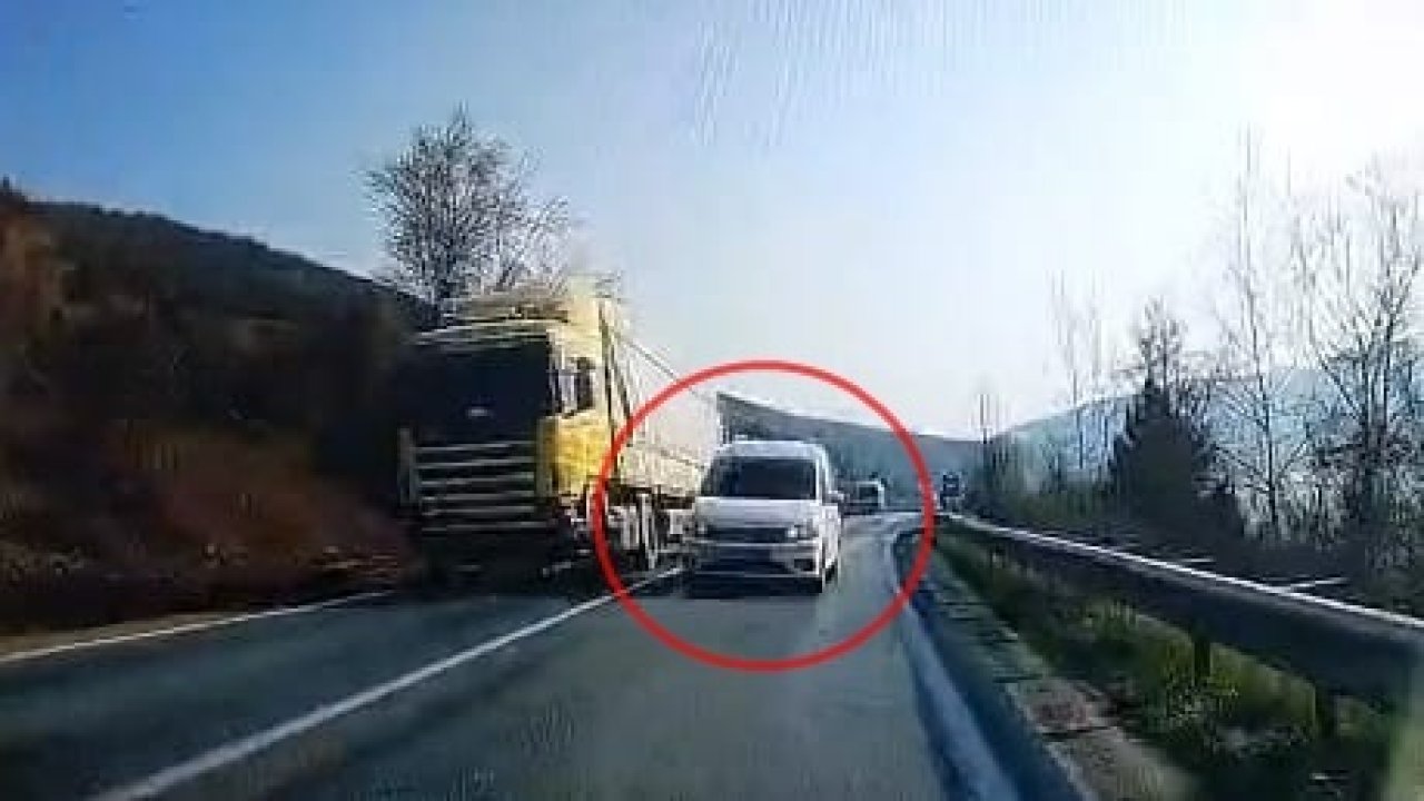 Hatalı sollama yapan sürücü kazaya yol açıyordu; o anlar kamerada