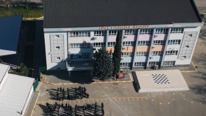 İlkokul öğrencileri Çanakkale şehitlerini özel koreografi ile andı