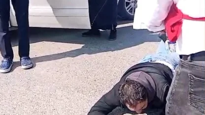 İnegöl'de hafif ticari araçla çarpışan motosikletin sürücüsü yaralandı