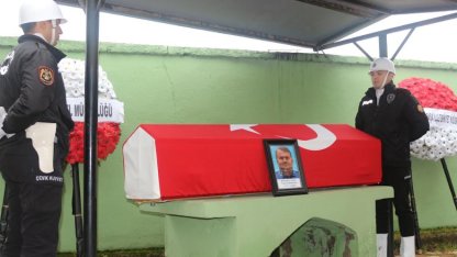 Kalp krizi sonucu hayatını kaybeden polis memuru toprağa verildi