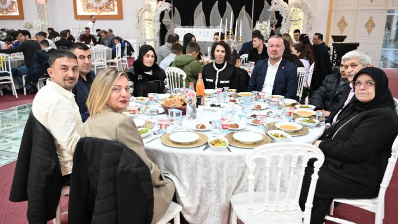 Karacabey Belediyesi çalışanları iftar sofrasında bir araya geldi