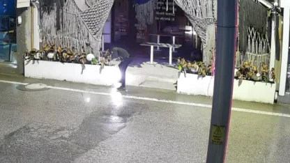 Kocaeli'de kafenin kundaklandığı anlar kamerada