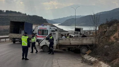 Kontrolden çıkan kamyonet yamaca çarptı: 1 yaralı