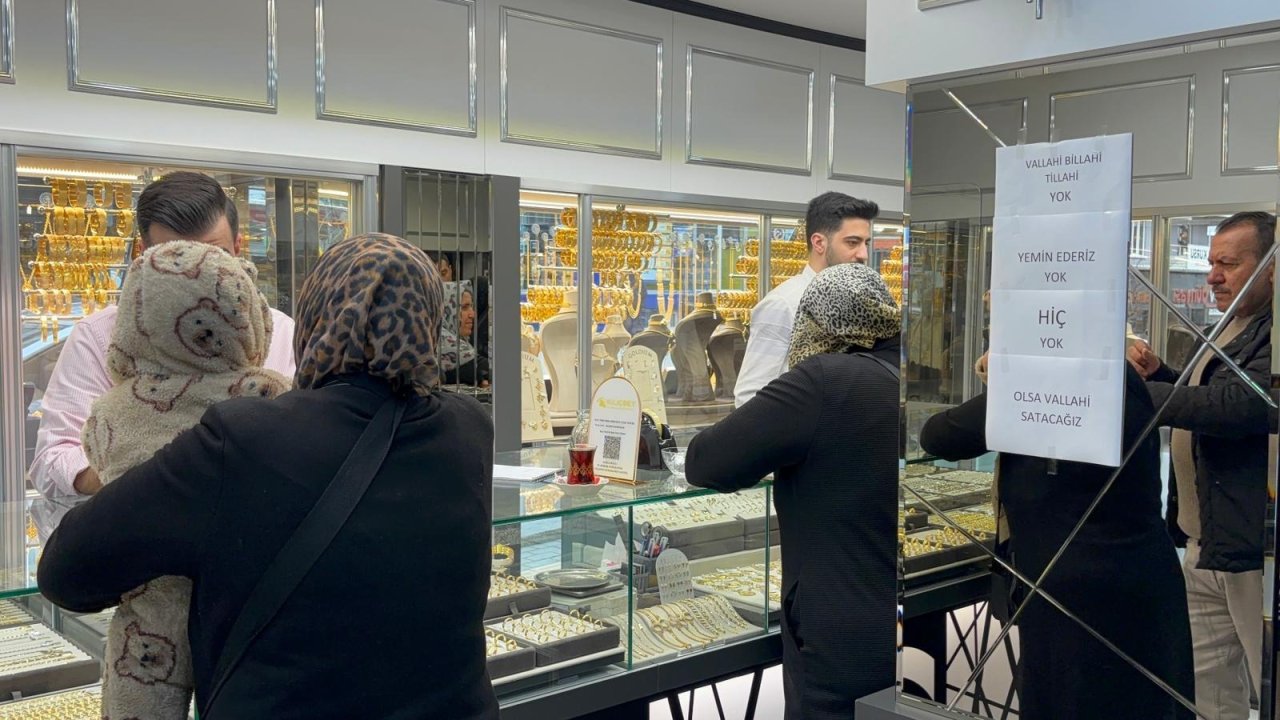 Kuyumcu satacak altın kalmayınca dükkanına, 'vallahi billahi tillahi yok' yazısı astı