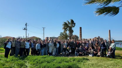 ODTÜ'lü 100 kişilik ekipten Tarihi Gümüşlü Zeytinyağı ve Prina Fabrikası'nda saha çalışması